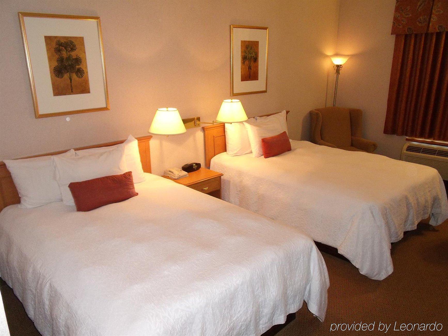 Humphry And Hotel 3*